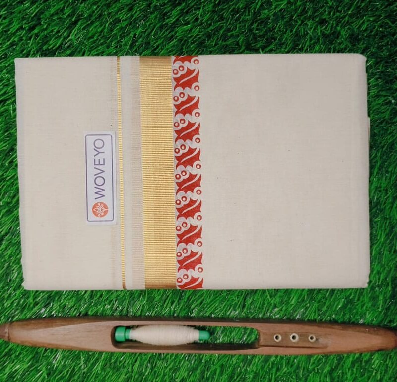 Mural Print Cream Dhoti - Gold Zari with Sangu Design