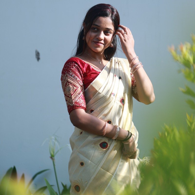 Peacock Leaf Kerala Embroidery Tissue Saree from Kuthampully