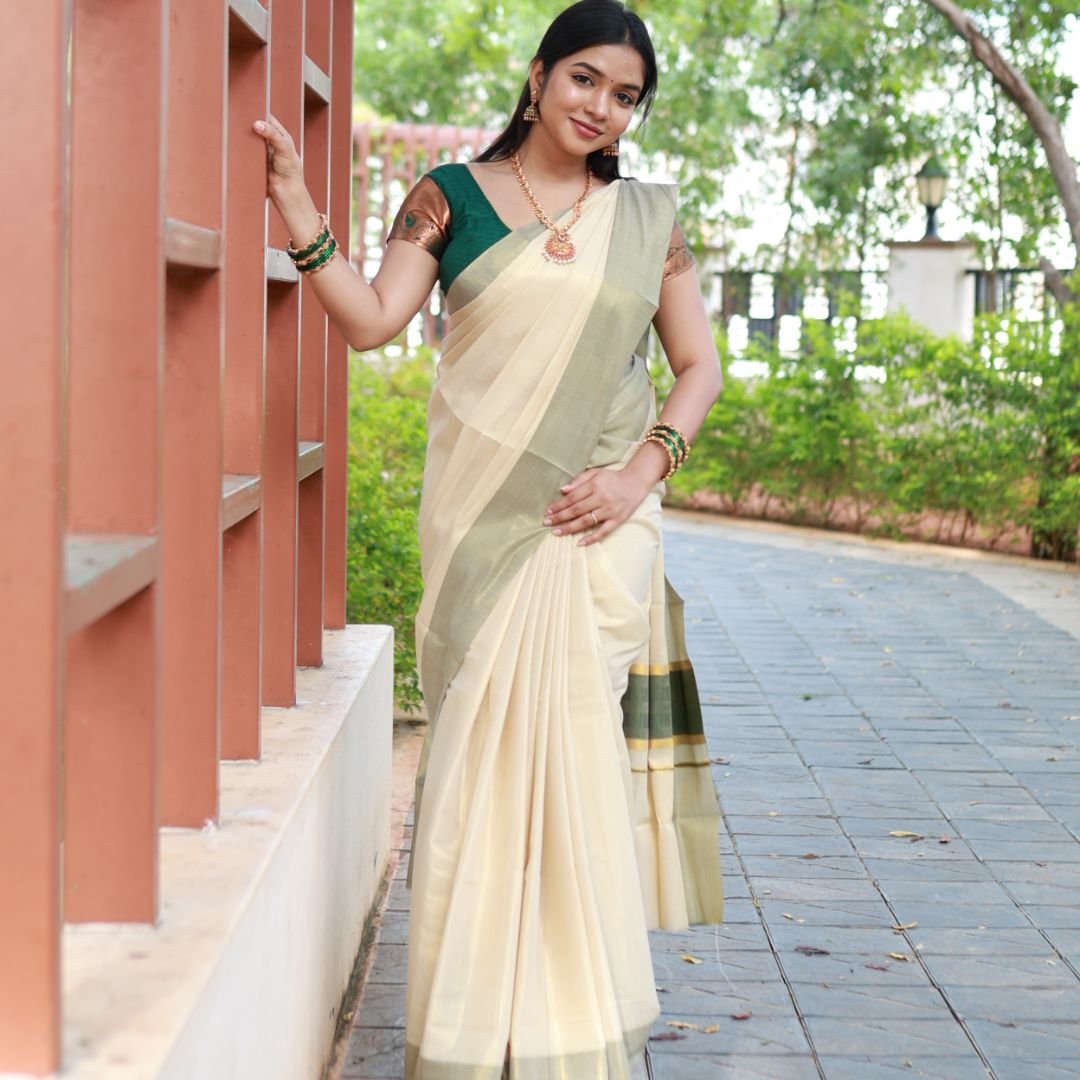 Kerala Tissue Saree with Square Design Pallu from Kuthampully - Image 2