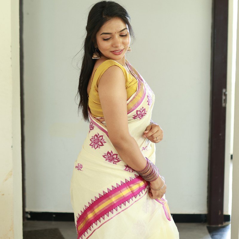 Kerala Cotton Floral Print Saree from Kuthampully - Image 3