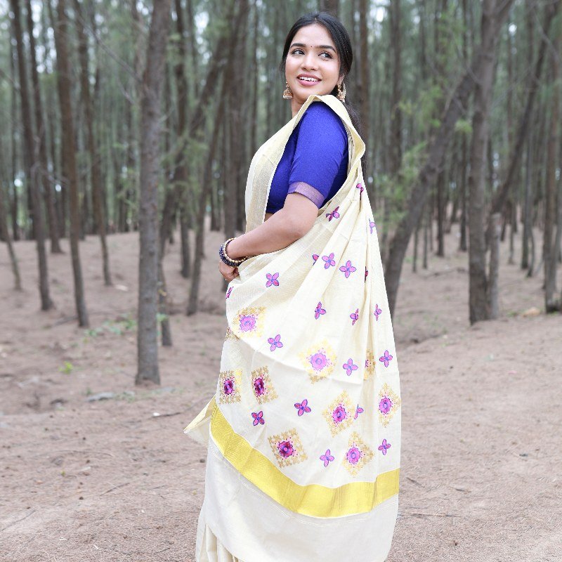 Kerala Embroidery Tissue Saree from Kuthampully - Image 3